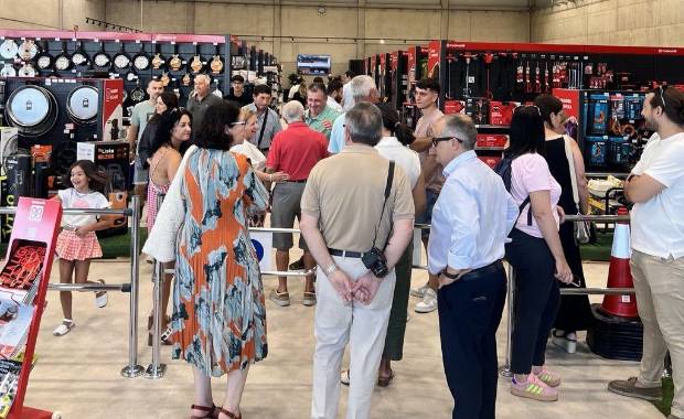$!La inauguración de las nuevas instalaciones de BdB Comercial Arques.