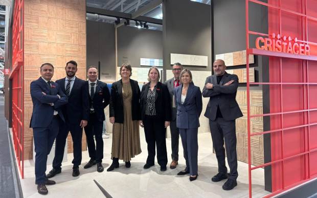 $!El equipo de Crisal Cerámicas en Cersaie 2026.