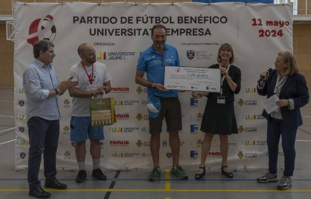 $!La Fundación Universitat Jaume I-Empresa entrega la recaudación a la Cátedra de Actividad Física y Oncología Fundación José Soriano Ramos.