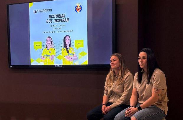 $!Nerea Pérez y Lucía Junior, durante su charla en las instalaciones de Smalticeram.
