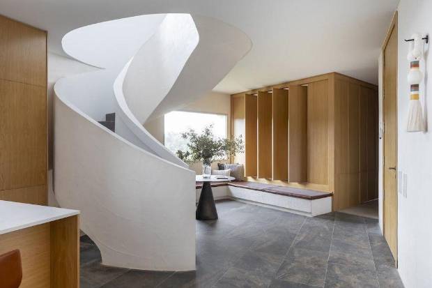 $!Interior (entrada).