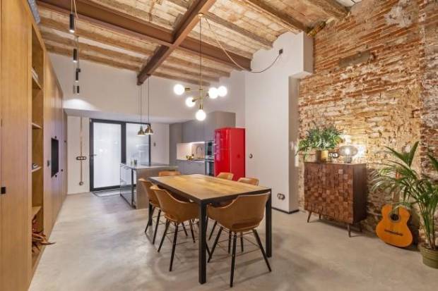 $!Estética industrial en una planta baja diseñada por Coblonal