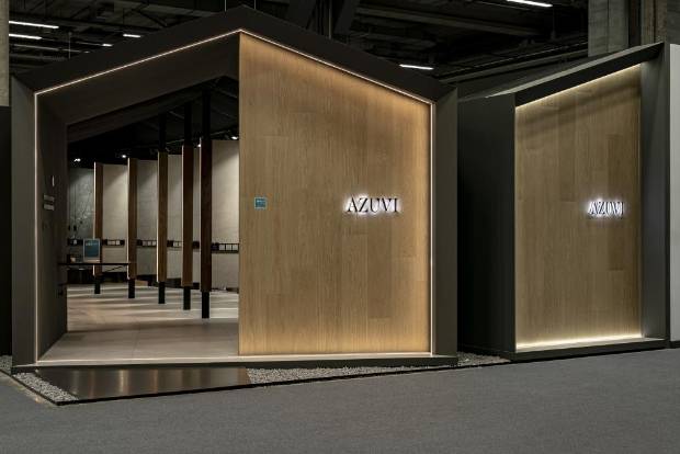 $!Detalle del estand de Azuvi Ceramics en Cersaie 2023.