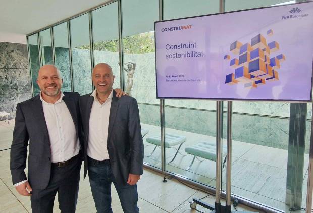 $!Roger Bou y Xavier Vilajoana, director y presidente de Construmat 2025 respectivamente, antes de la rueda de prensa de presentación del salón que tendrá lugar del 20 al 22 de mayo al recinto de Gran Via de Fira de Barcelona