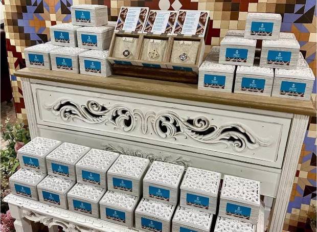 $!Colgantes de mosaico Nolla que se venderán en Meliana. / A.M.