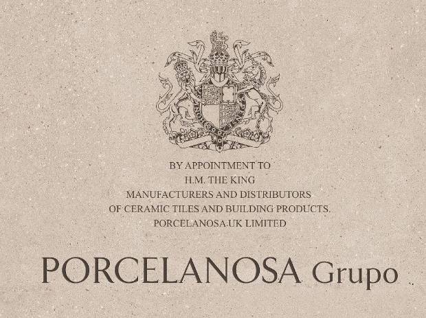 $!Sello de Royal Warrant Holders Association obtenido por Porcelanosa, grabado sobre una pieza ceramica.