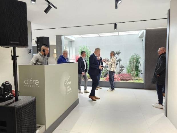 $!Cifre Cerámica, de At Home Together a Coverings 2023