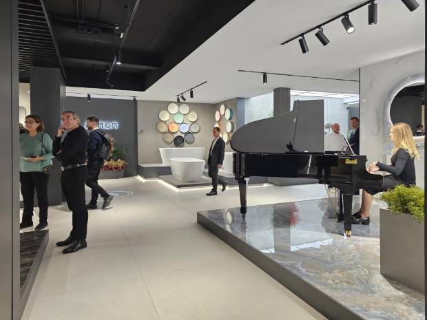 $!CIFRE AT HOME TOGETHER. SHOWROOM