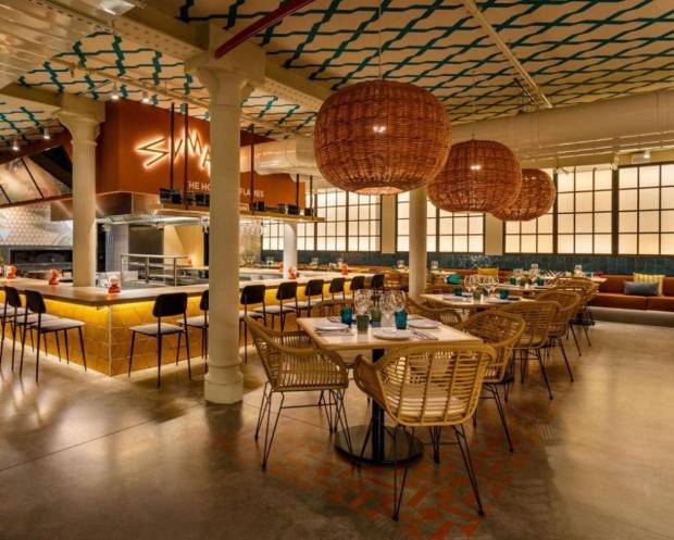 $!Inspiración años 70 y efectos sorpresa en el interiorismo del restaurante iraní Sumac &amp; Mambo