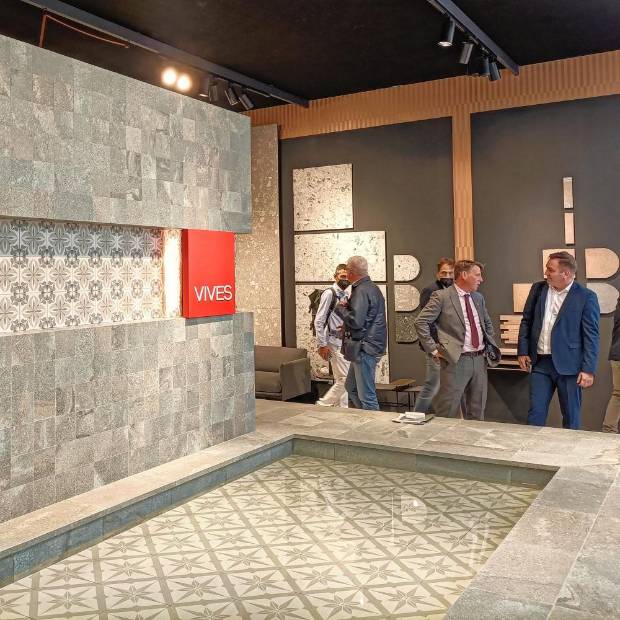 $!Vives recibe el premio al mejor estand de Cersaie 2022