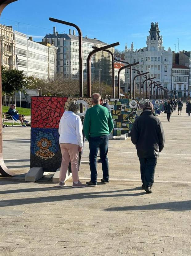 $!Suministros Lar expone en A Coruña nueve murales cerámicos reivindicativos