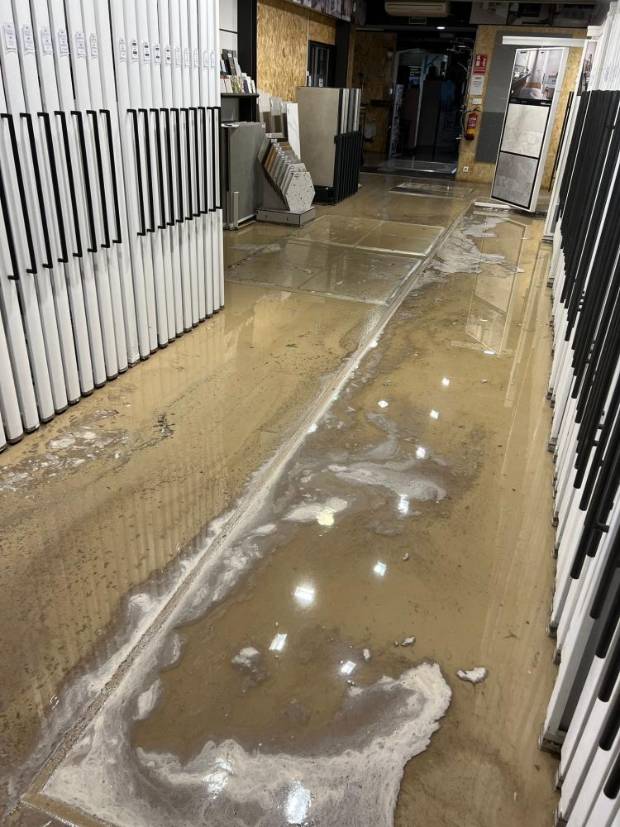 $!VÍDEO | Azulejos Moncayo estima en más de 500.000 euros las pérdidas tras las inundaciones de Cuarte de Huerva