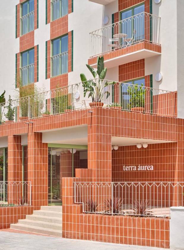 $!Transformación de un edificio abandonado en 27 apartamentos, de NUA arquitectures (Arnau Tiñena Ramos, Ferrán Tiñena Guiamet, María Rius Ruiz).