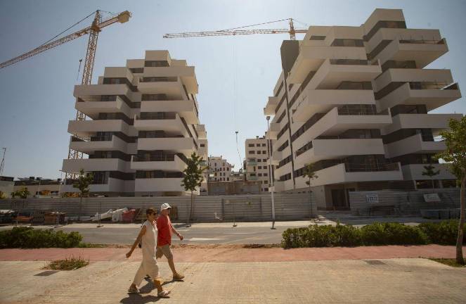 Viviendas de nueva construcción en la localidad de Puerto de Sagunto (Valencia).