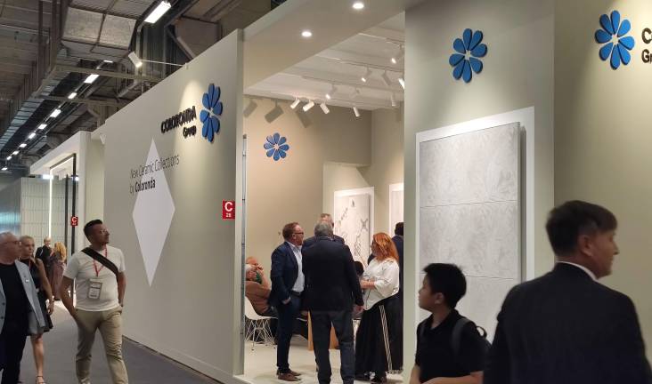 Coloronda en Cersaie: materia, técnica y estética cerámica avanzada