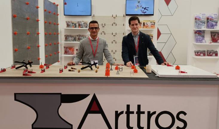 Arttros, tres soluciones de nivelación cerámica premium en Cersaie