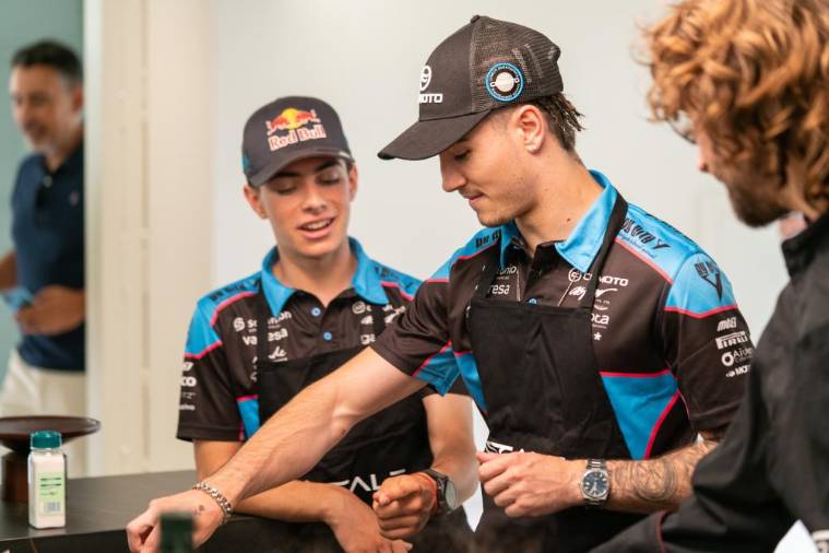Galería de fotos | El ‘showcooking’ de Ascale con los pilotos del Aspar Team