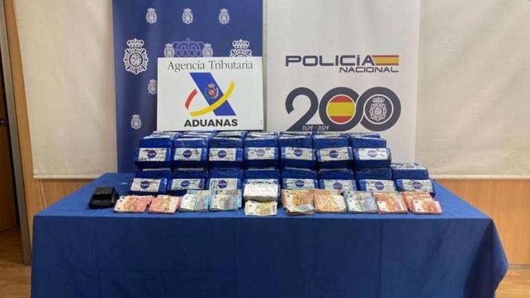 Intervienen 1.200 kilos de cocaína ocultos entre adhesivos de colocación cerámica