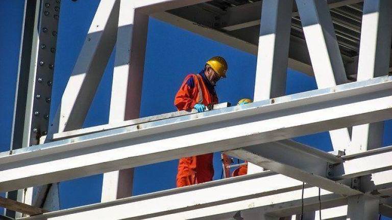 Los accidentes laborales en la construcción caen un 16% en 2020