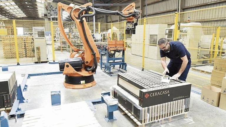 Carlos Cabrera: La energía es clave para la competitividad en el exterior del azulejo