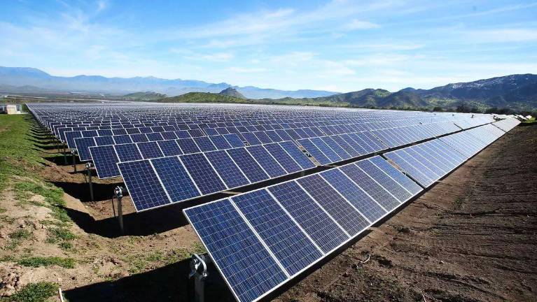 Reajuste de la planta fotovoltaica Arada Solar: Modificaciones en la Plana Baixa y retraso del inicio de obras