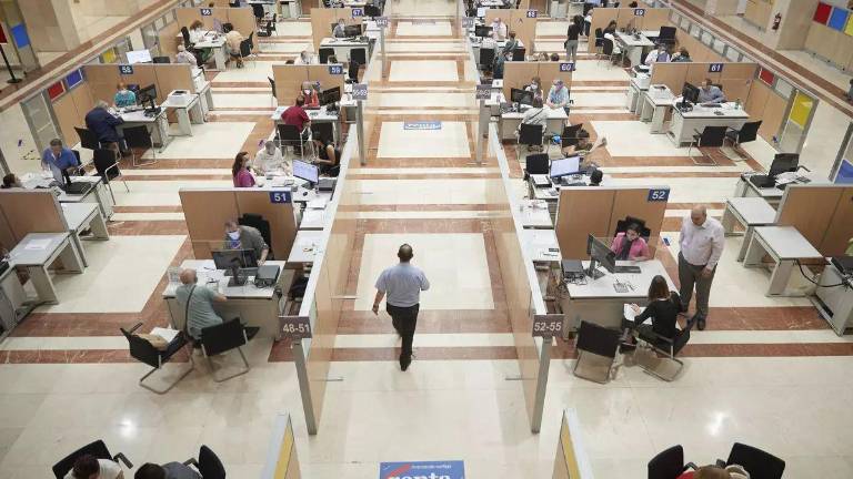Verifactu | Empresas y autónomos tendrán que adaptar sus sistemas de facturación en 2026: preguntas y respuestas