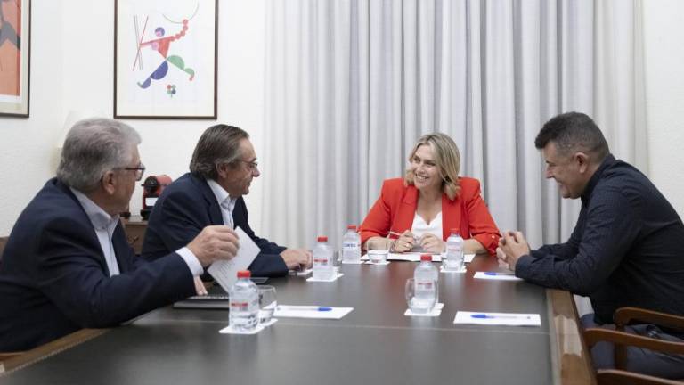 Marta Barrachina analiza junto a Asebec la coyuntura de la industria cerámica