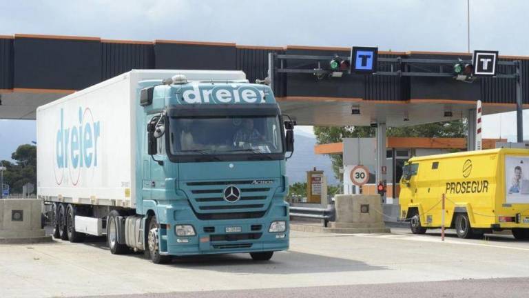 Camioneros 'low cost' del Este de Europa amenazan al transporte de Castellón