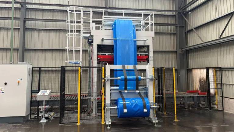 Robotec Packing instala una línea Stretch Hood en una importante empresa cerámica de Castellón