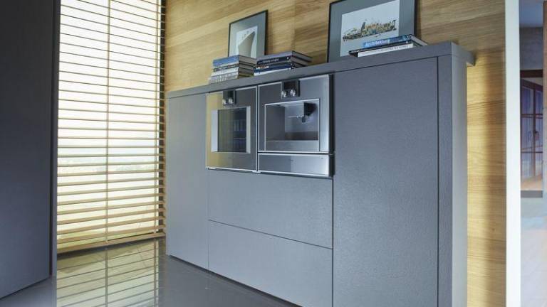 Rust Kitchen evoca Venecia en una cocina de Lapitec