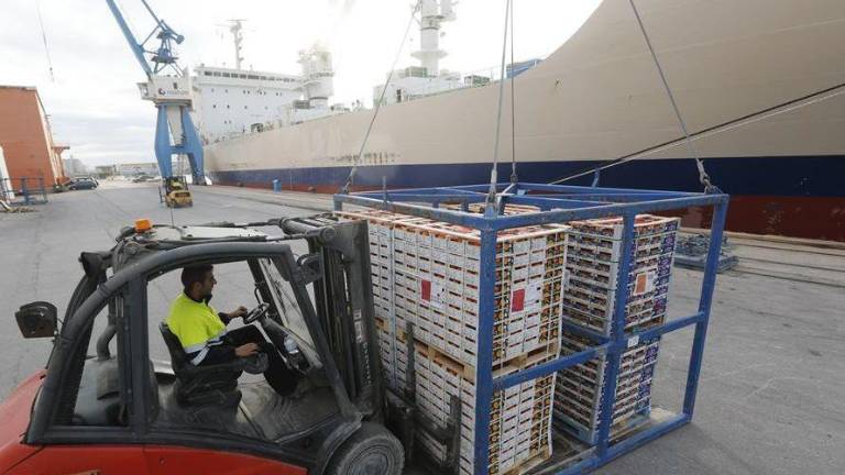 El puerto de Castellón cierra su mejor febrero en tráfico de mercancías