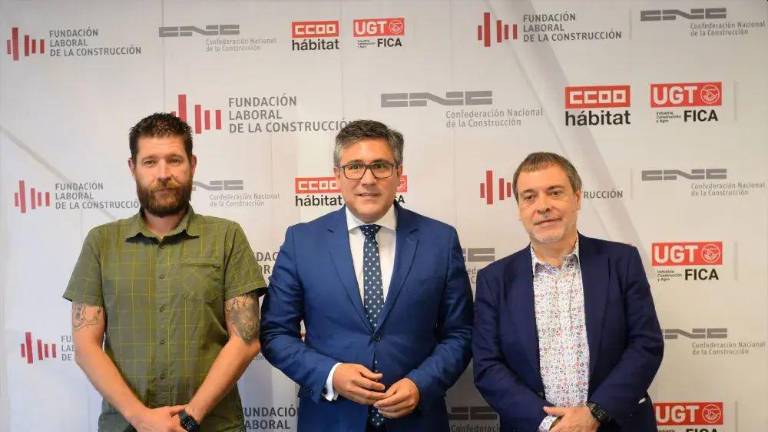 Construcción | Patronal y sindicatos aprueban un «hito» en la prevención de riesgos