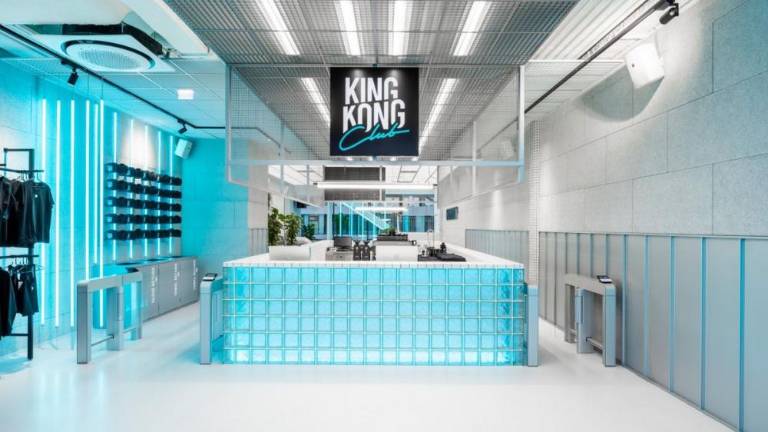 Masquespacio crea un gimnasio tecno y ciberpunk para King Kong Club