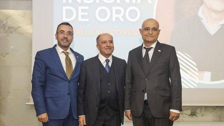 ATC entrega sus Insignias de Oro y aplaude a sus socios más veteranos