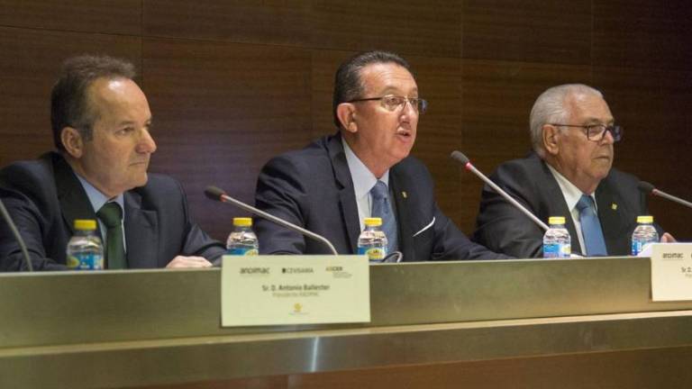 Fabricantes y distribuidores exigen juntos el Plan Renove de vivienda