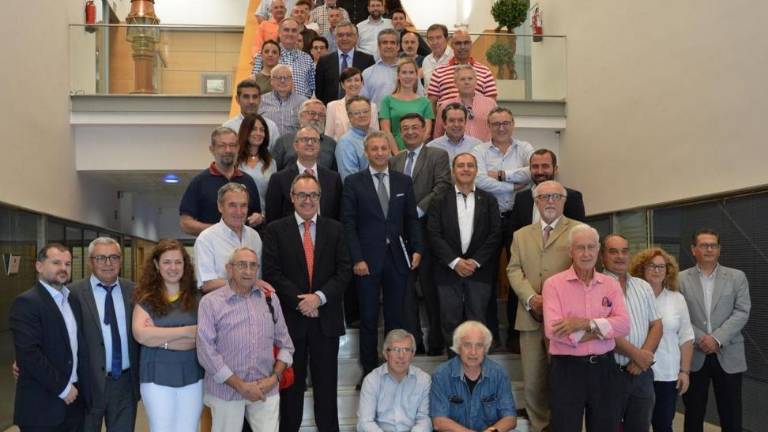 Los técnicos de la ATC, en las instalaciones de PortCastelló