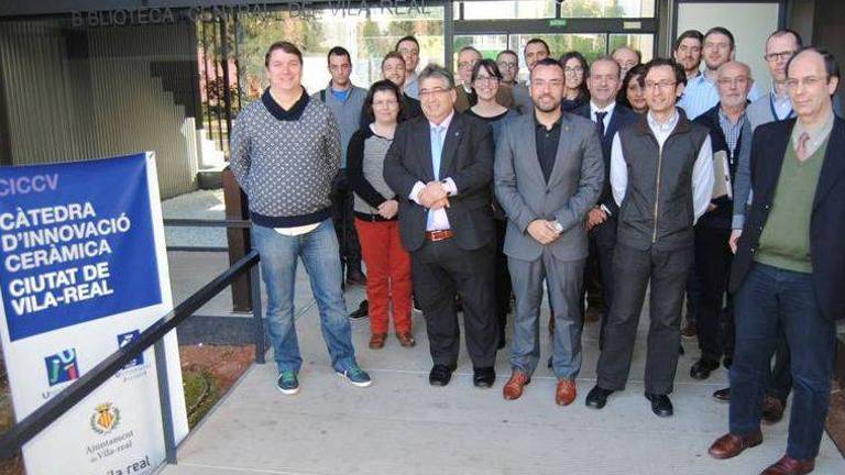 Vila-real investiga las baldosas cerámicas fotovoltaicas