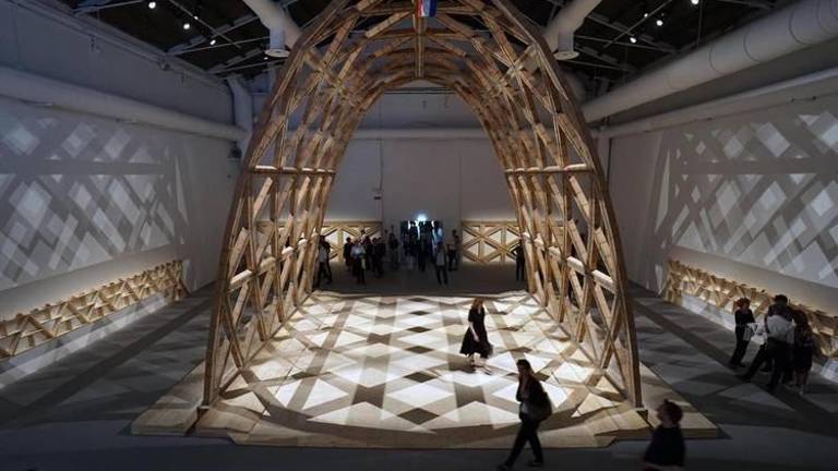 El paraguayo Solano Benítez, León de Oro en la Bienal de Venecia de Arquitectura