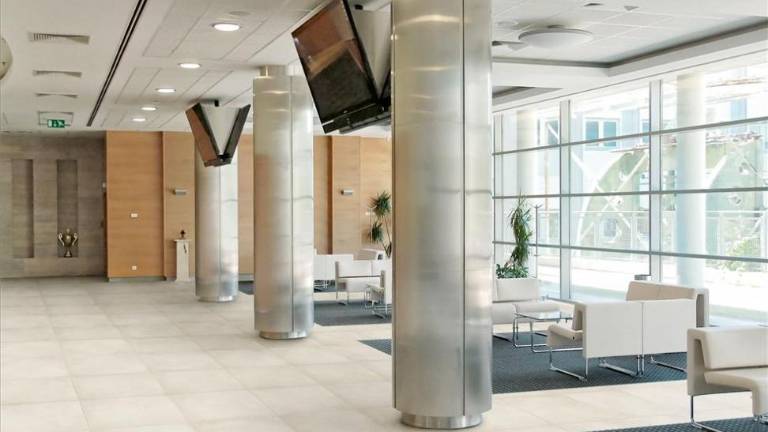 Piezas porcelánicas de cemento blanco para áreas públicas