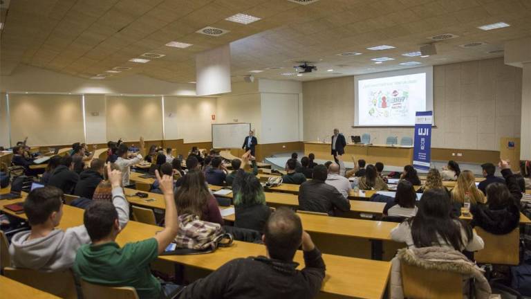 Torrecid convoca sus becas para el estudio de másteres en Castelló