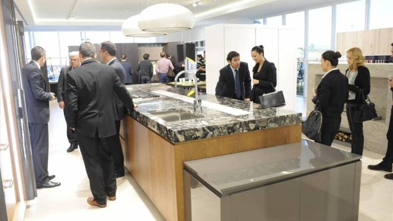 Porcelanosa inicia ante 12.000 clientes su semana decisiva