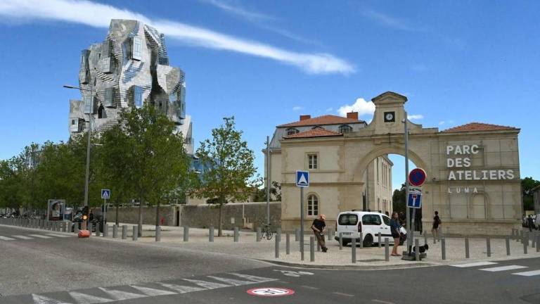 Frank Gehry crea una gran torre icónica en Arlés