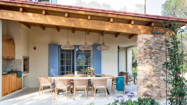 Diseño | Una antigua casa de masovers en el Empordà renace como refugio mediterráneo