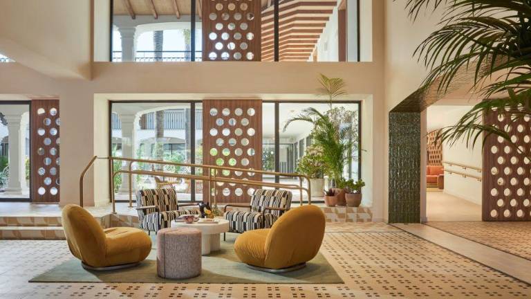 La cerámica española viste el nuevo lujo mediterráneo del Hotel Kimpton Los Monteros