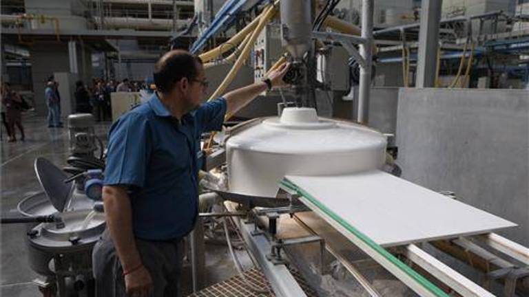 Ascer prevé cierres de fábricas por la reforma eléctrica