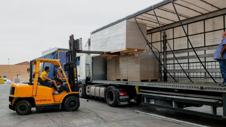 Comienza el envío de materiales para los estands en Cersaie