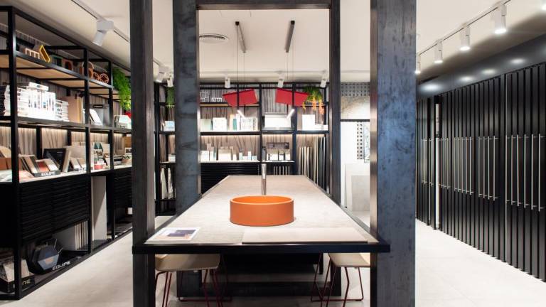 Galería de fotos | La nueva tienda de Sanitarios Bolaño en Montcada i Reixac (Barcelona)
