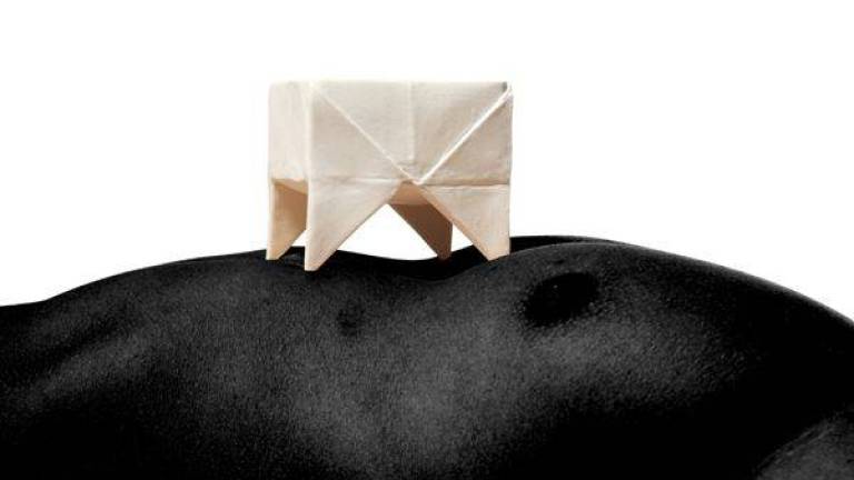 Origamis cerámicos como homenaje a Unamuno