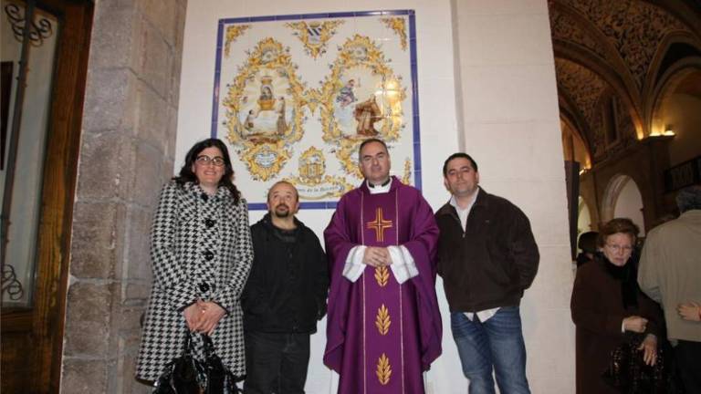 La iglesia de l’Alcora estrena su primer panel en cerámica