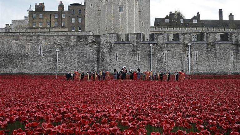 Amapolas de cerámica para recordar la Gran Guerra